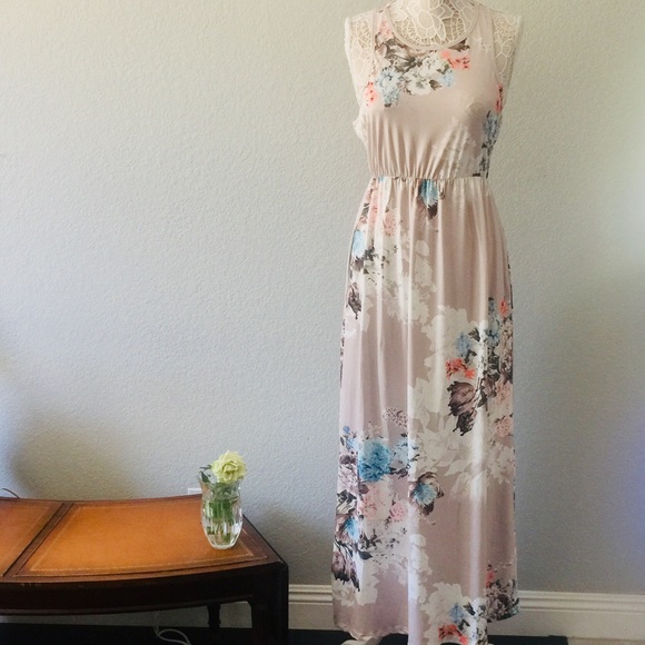 Lilly Posh Dresses & Skirts - ✨SALE✨ Sleeveless maxi dress, floral, elastic waist, 3XL